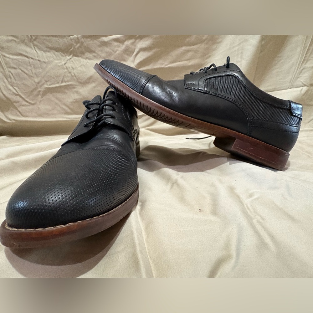Rockport Men’s Size 10.5 Black Leather Lace-Up Oxfords WORN ONCE - Picture 3 of 6